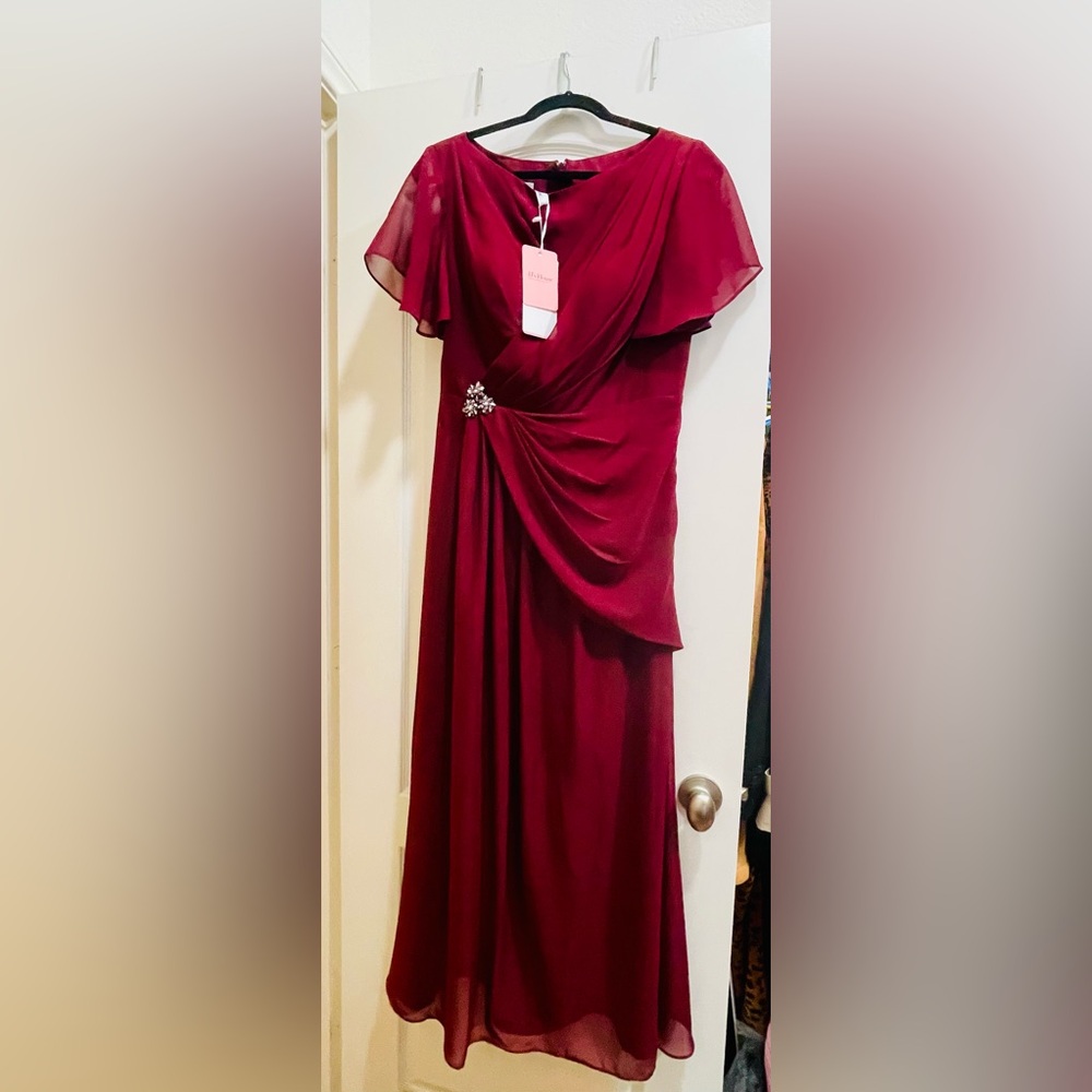 Formal dress, burgundy, JJ’s House, size 10.